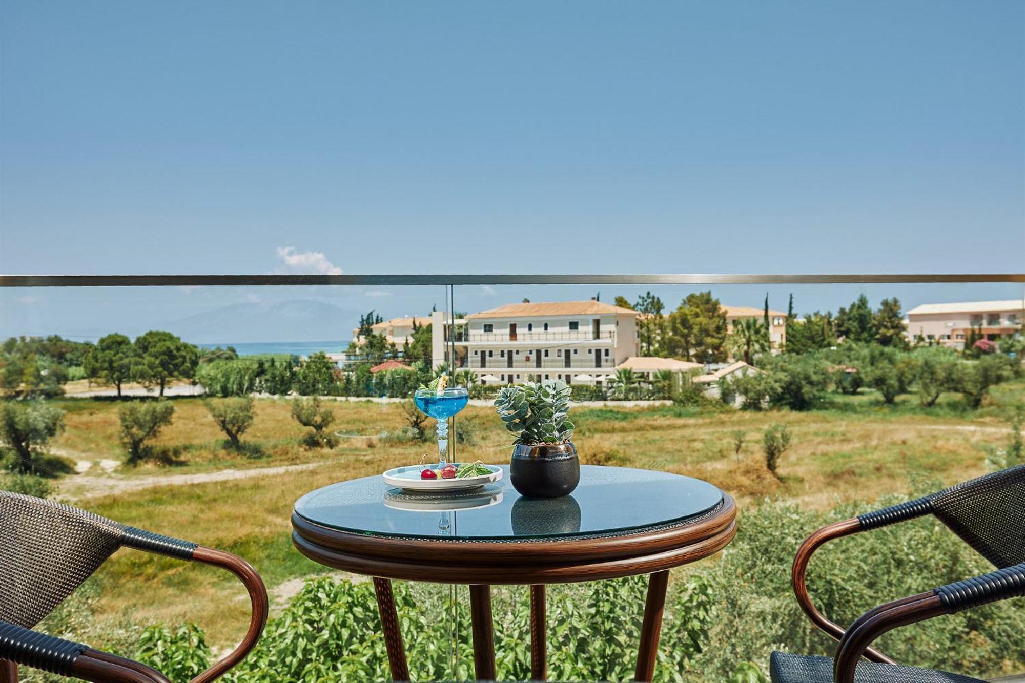 Letsos Hotel اليكاناس المظهر الخارجي الصورة